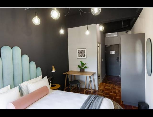1 BEDROOM PROPERTY TO RENT IN FORESHORE